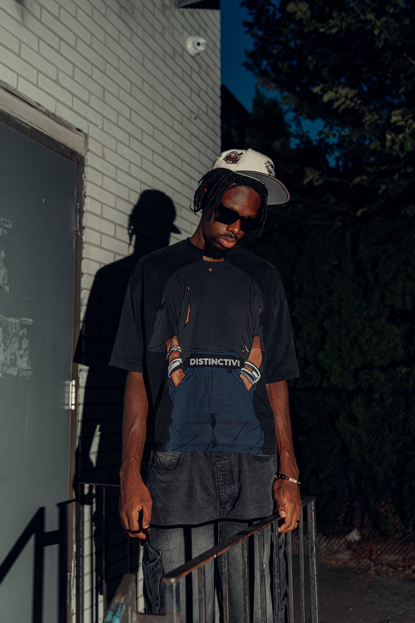 Distinctive "Oversized Headless tee"