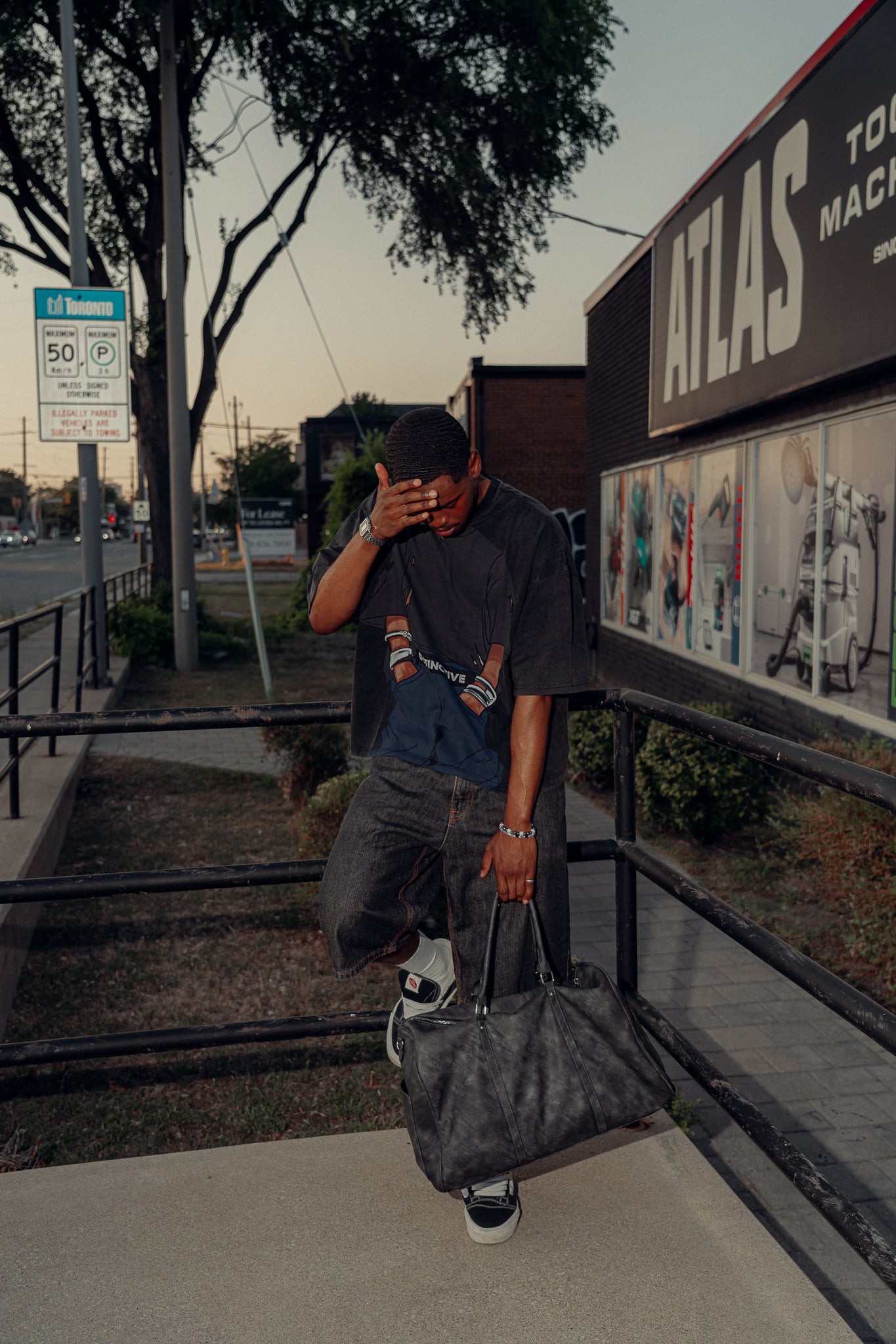 Distinctive "Oversized Headless tee"