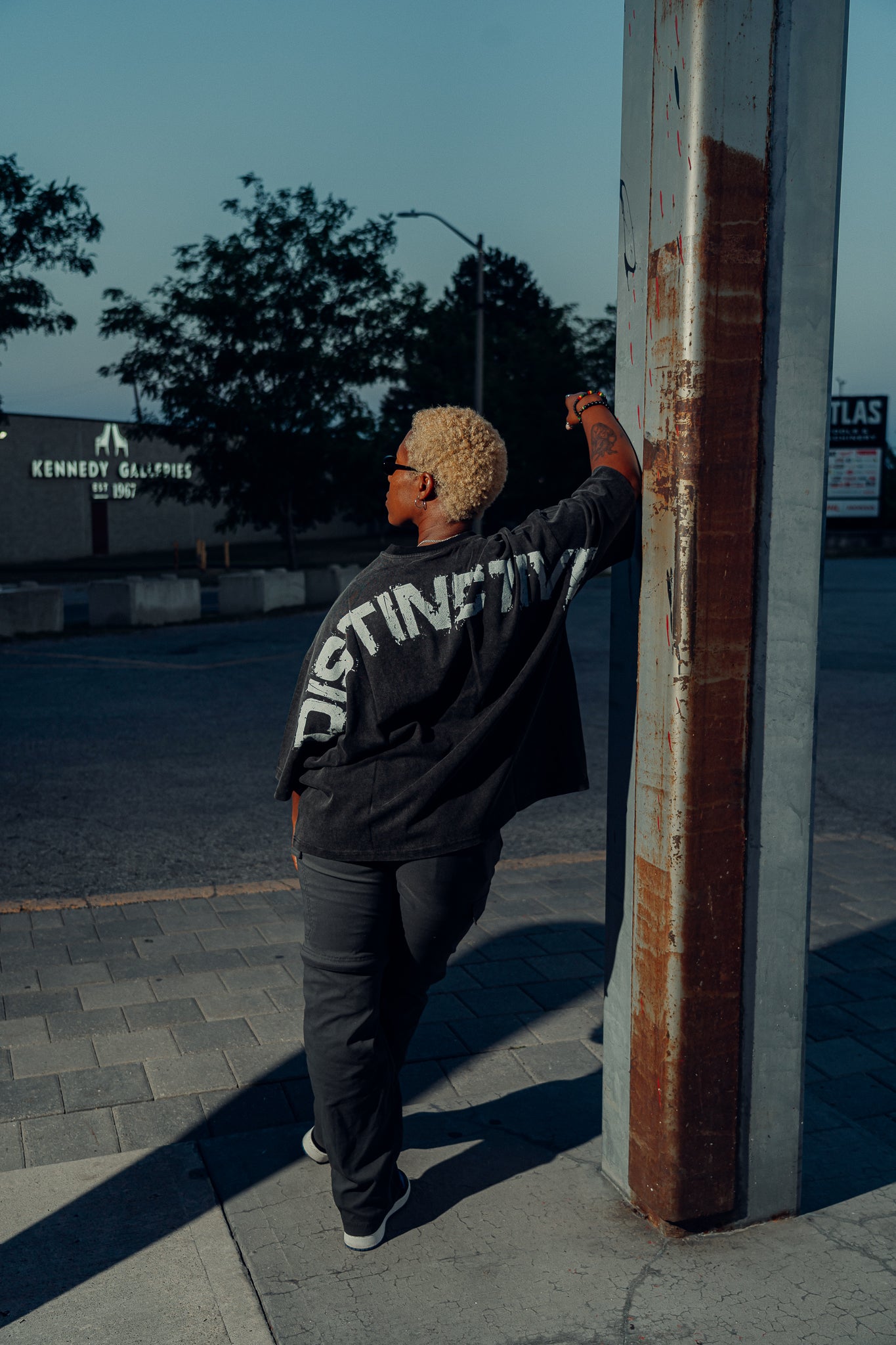 Distinctive "Oversized Headless tee"