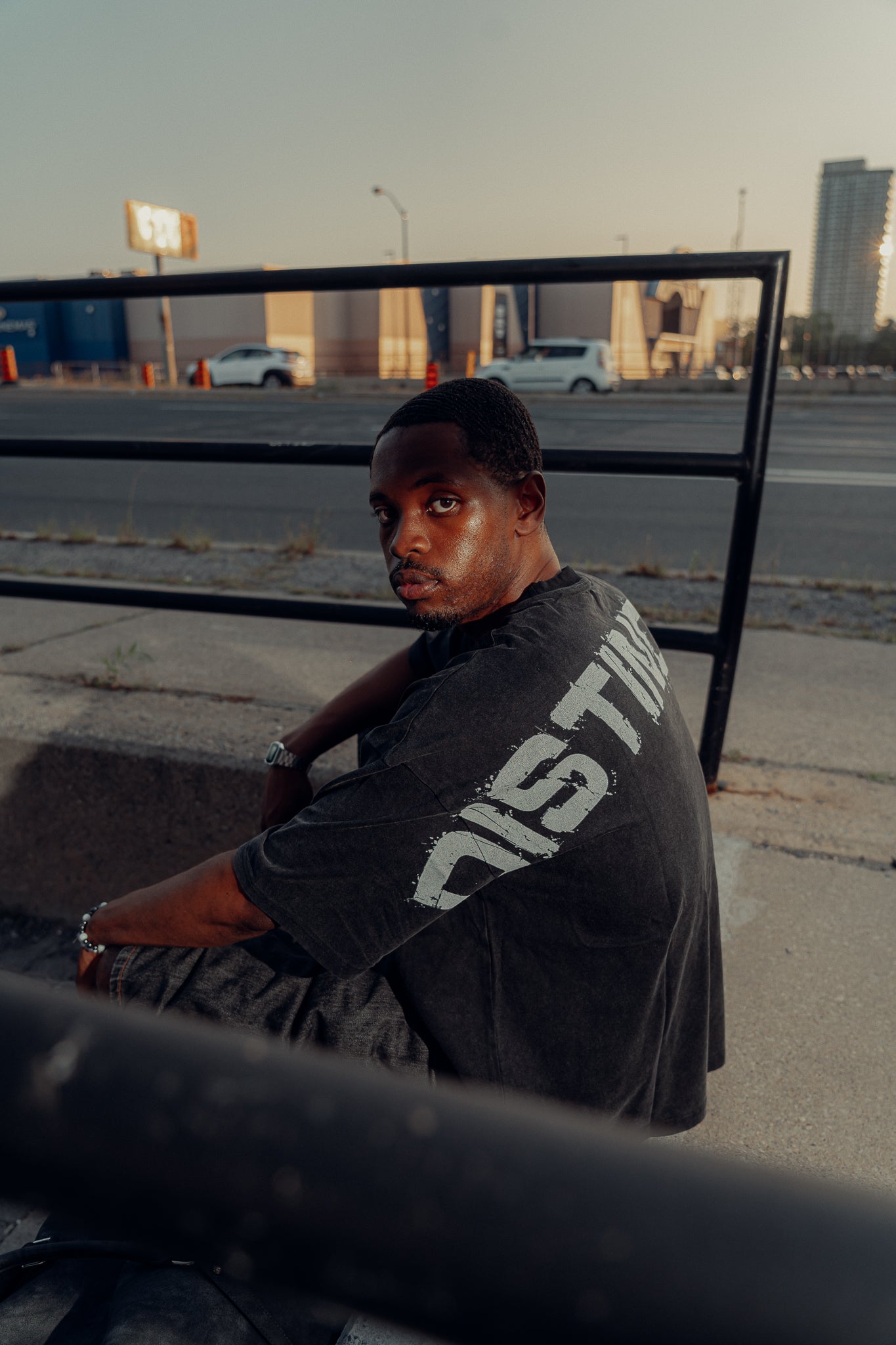 Distinctive "Oversized Headless tee"